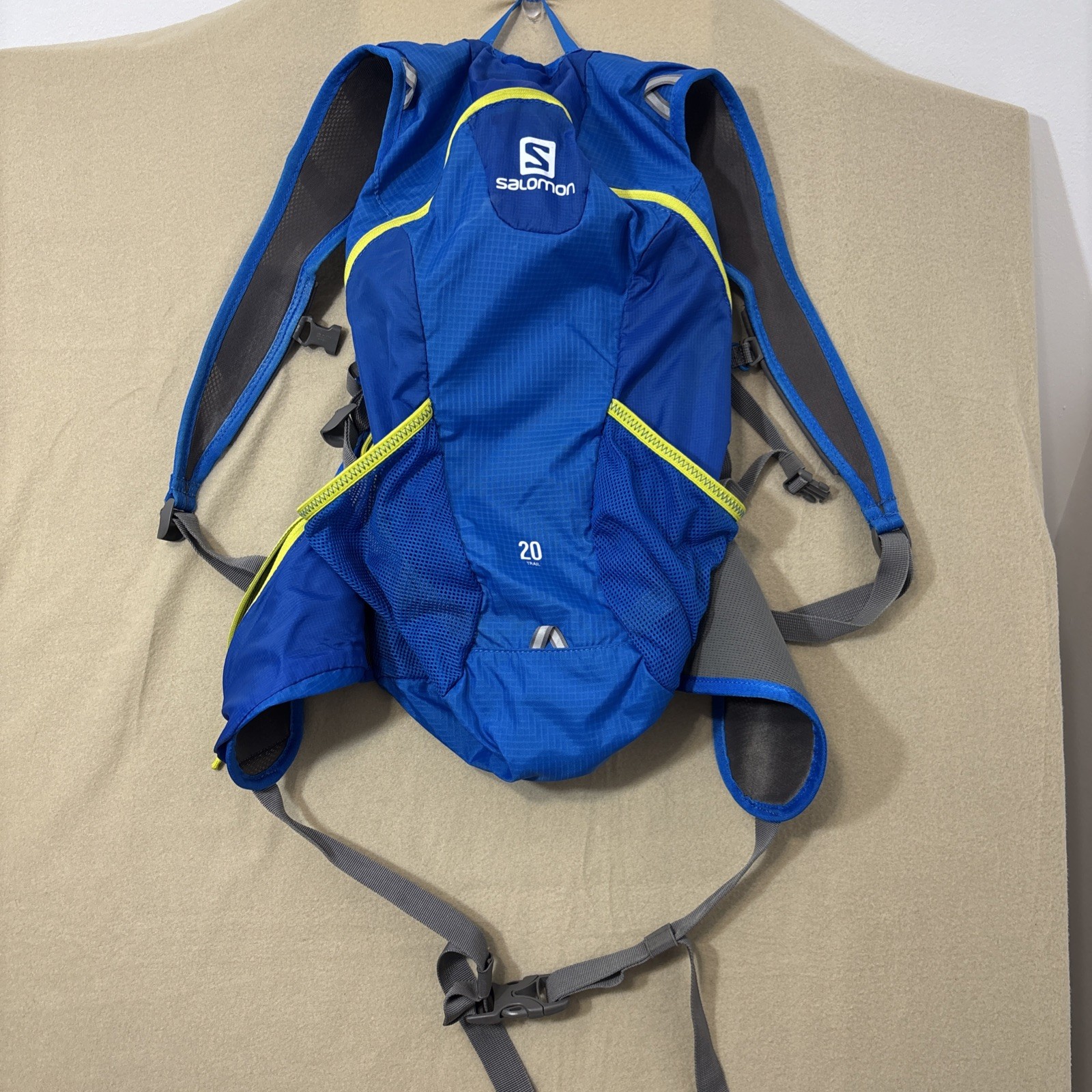 Salomon Trail 20 Hiking Backpack Blue and Neon Yellow/Green (B3)