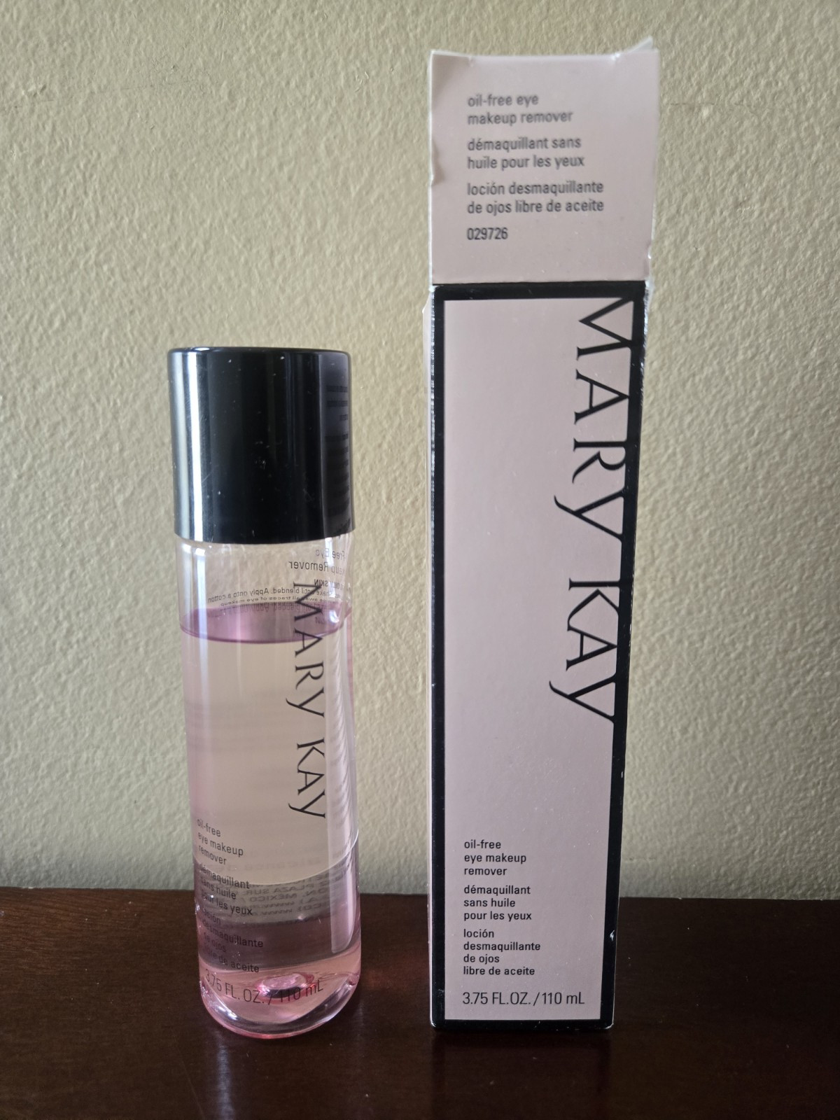 Mary Kay oil free eye makeup remover 3.75 oz 029726 for dry to oily skin
