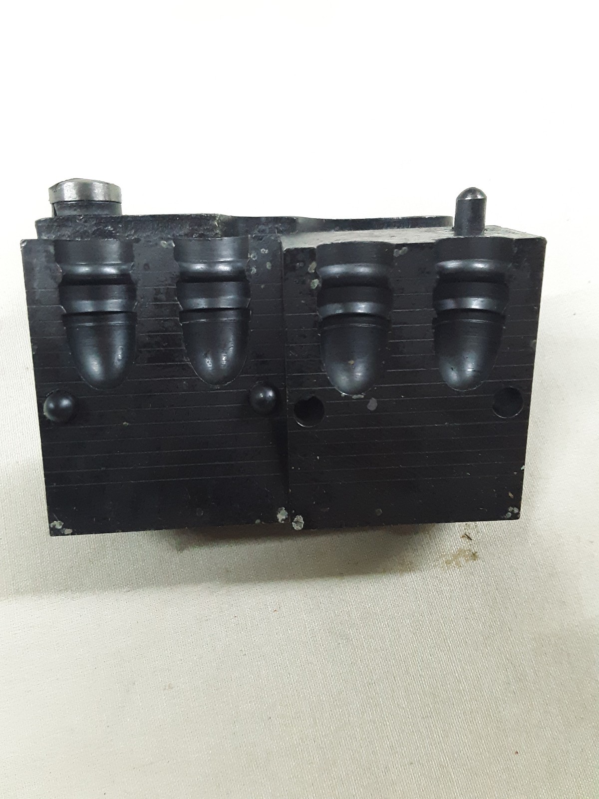 LYMAN IDEAL 358311  Bullet mold mould  2 cavity  .38  .357