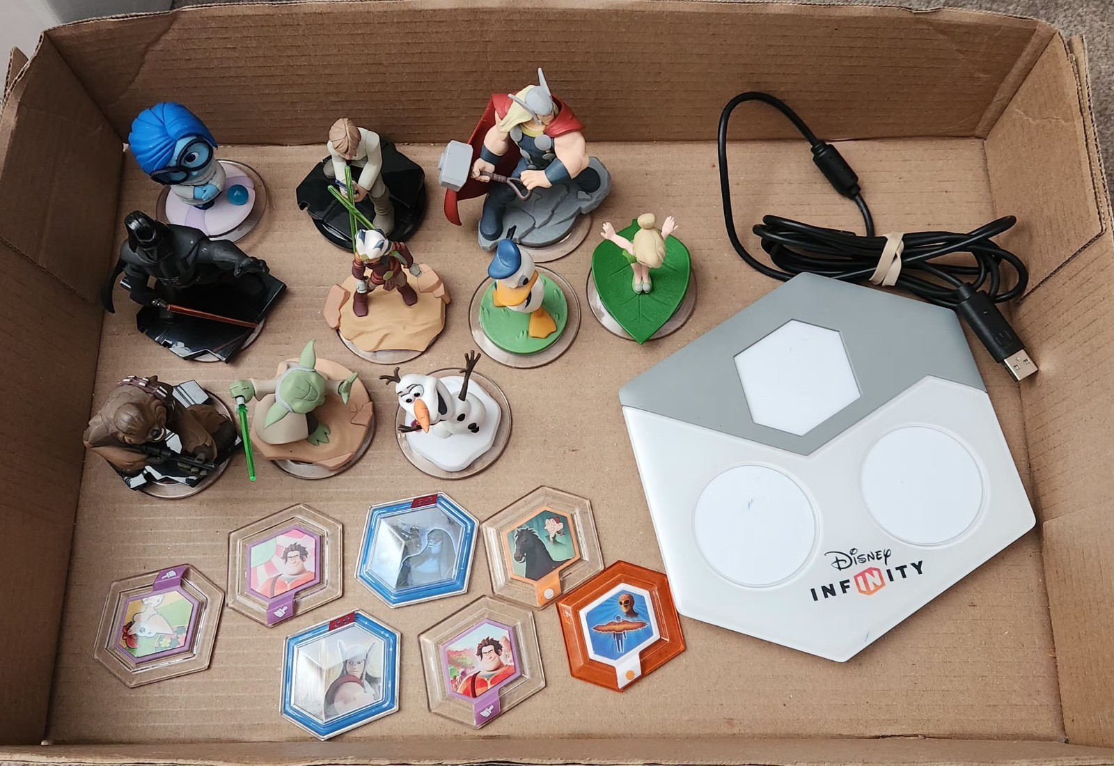 Disney infinity characters lot figure w/ Pad