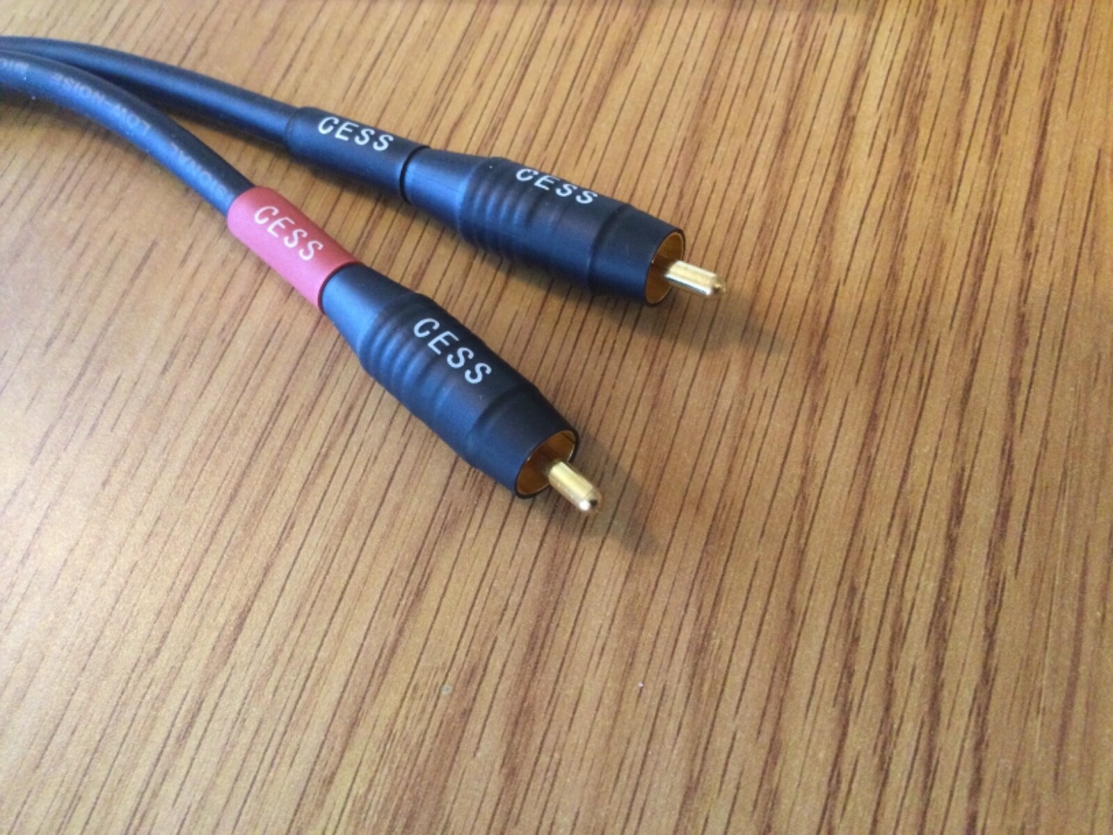 CNCESS CESS 184 12” Waterproof cable 1/8” male audio to 2 male RCA plugs red&blk