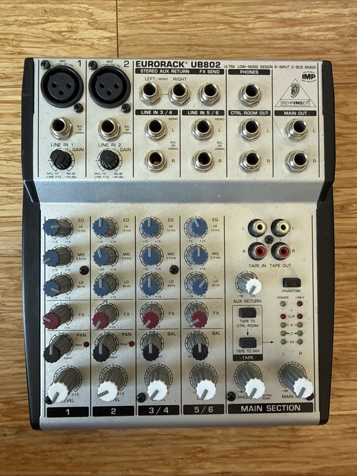 Behringer Eurorack UB802 Ultra-Low Noise 8-Input 2-Bus Audio Mixer No Pow Suppl
