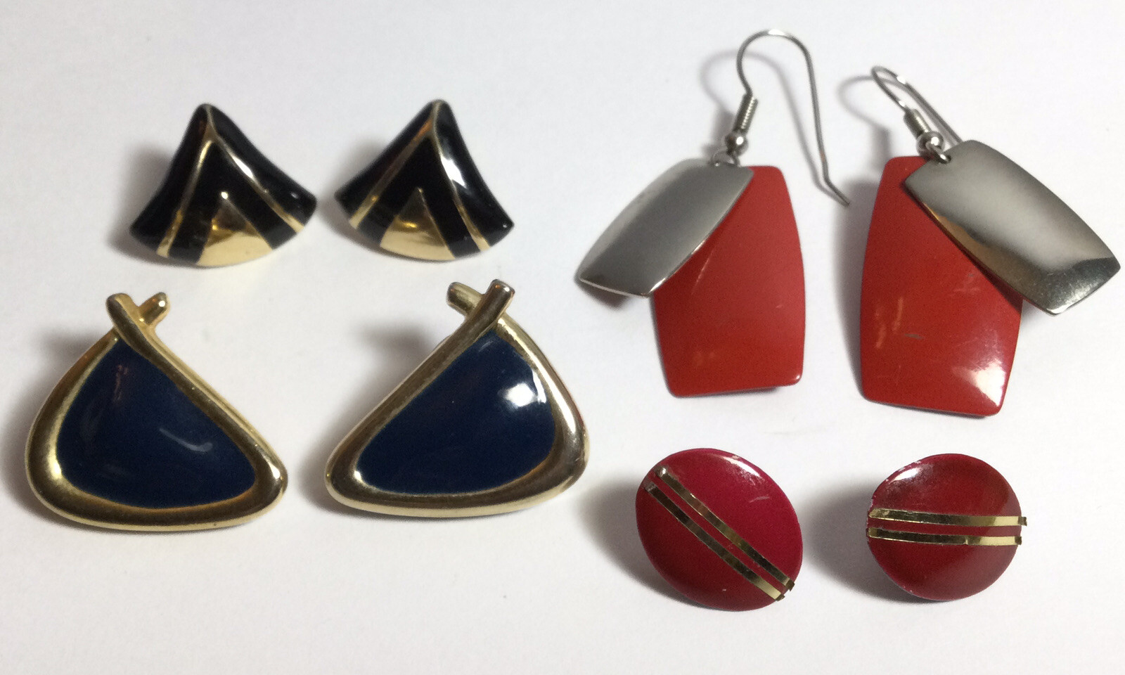 PRETTY MIXED LOT OF 4 PAIRS OF ENAMELED PIERCED EARRINGS STYLISH MIX