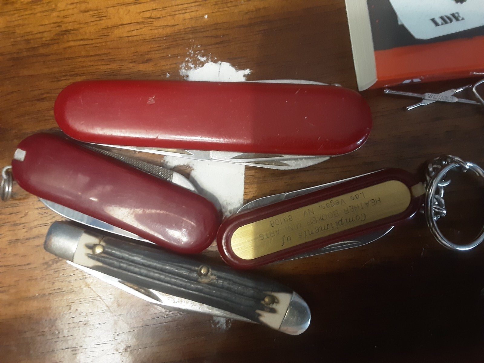 Tiny  old Pocket knifes used 4