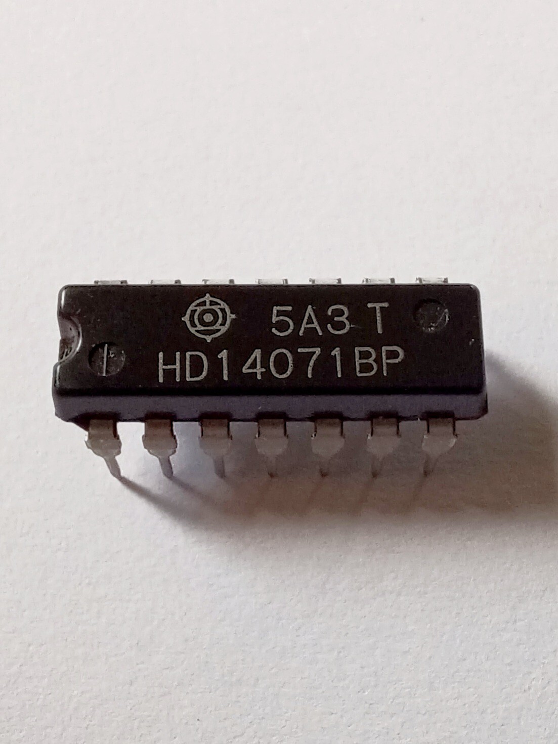 Hitachi  HD14071BP  Integrated Circuit IC Chip DIP-14 Pin Original NOS    New!