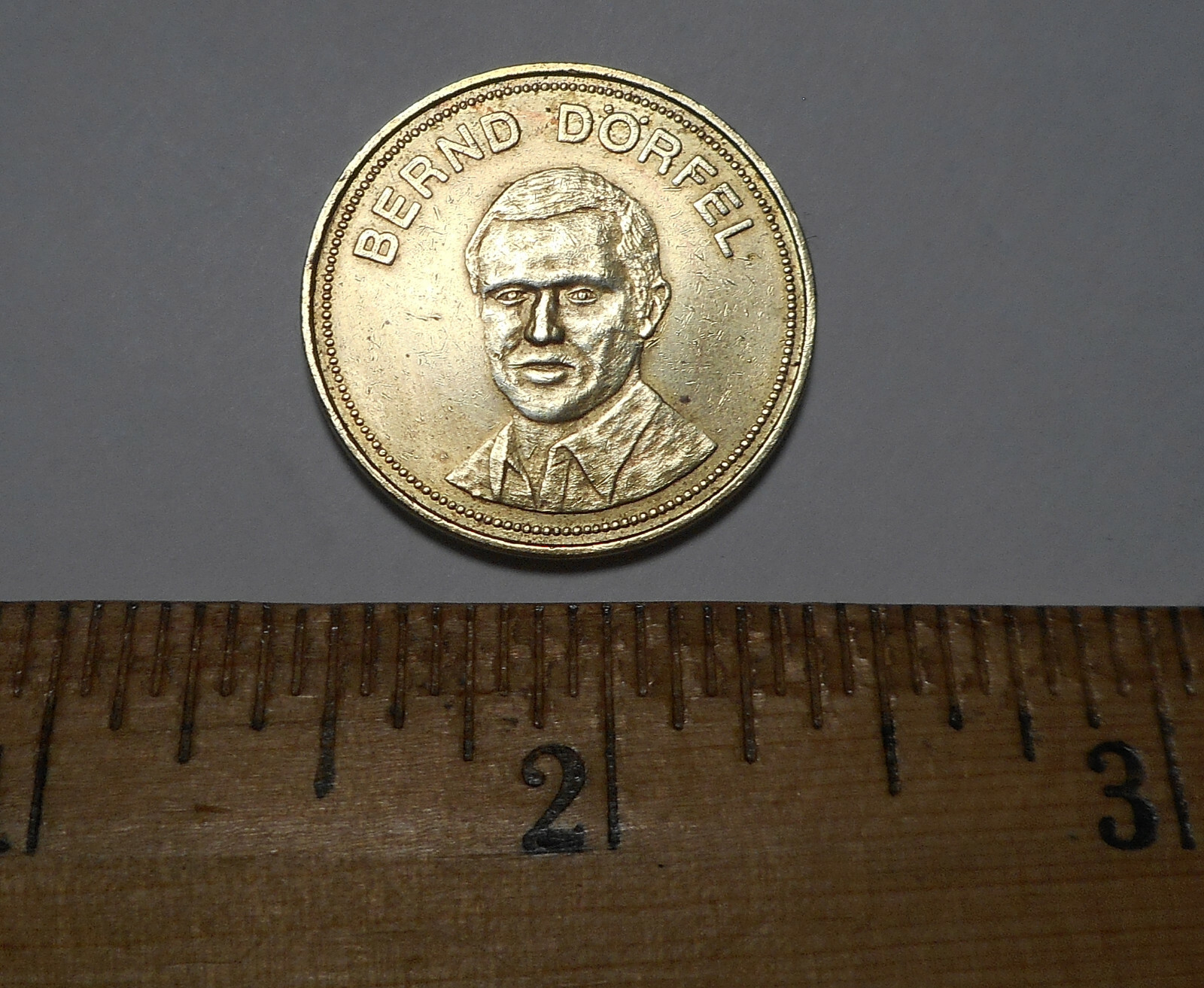 Vintage Bernd Dorfel Traum-Elf 1969 Soccer Football Shell Oil West Gernany Token