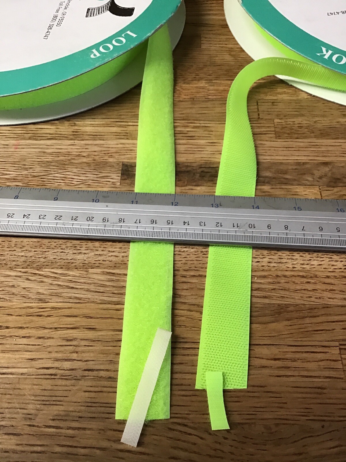 NEW HOOK & LOOP SEW ON 1 " WIDE 25 YARDS LENGTH CHARTREUSE FASTENING SYS.