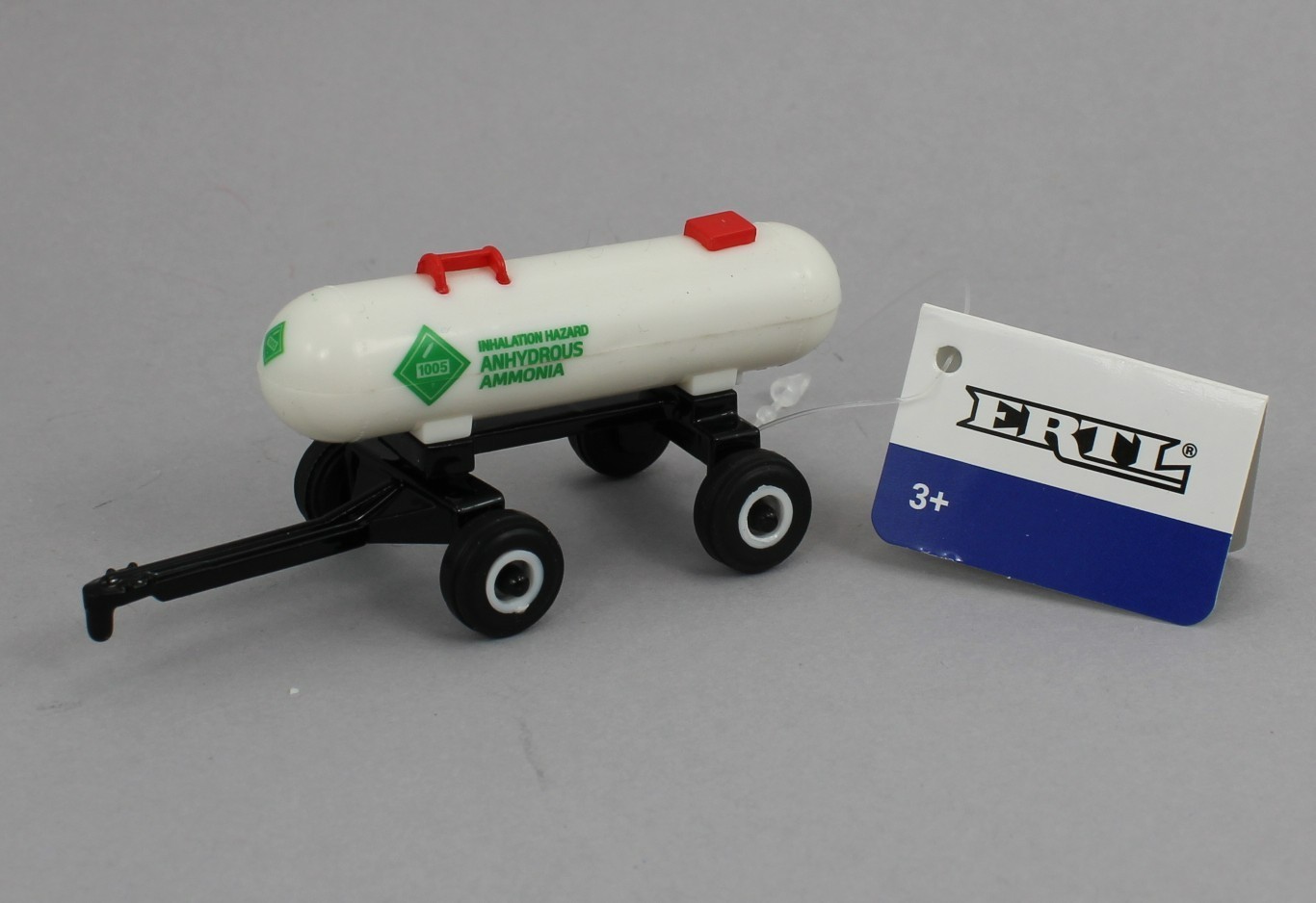 2026 ERTL 1:64 *BLACK CHASSIS* Anhydrous Ammonia Tank *NEW w/TAG*