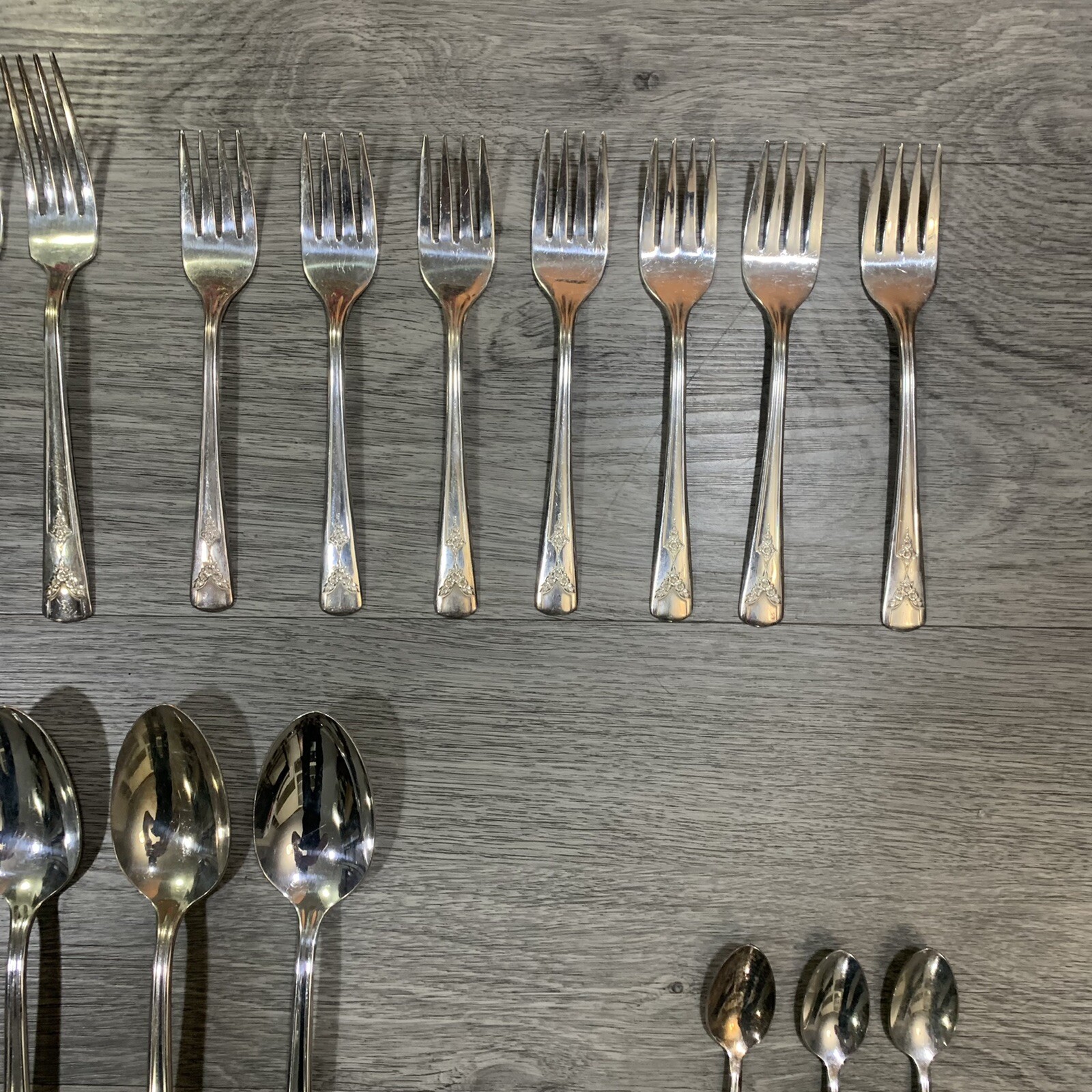Vintage MINUET Silver Plate Flatware Set 42 Pieces (7 settings +)