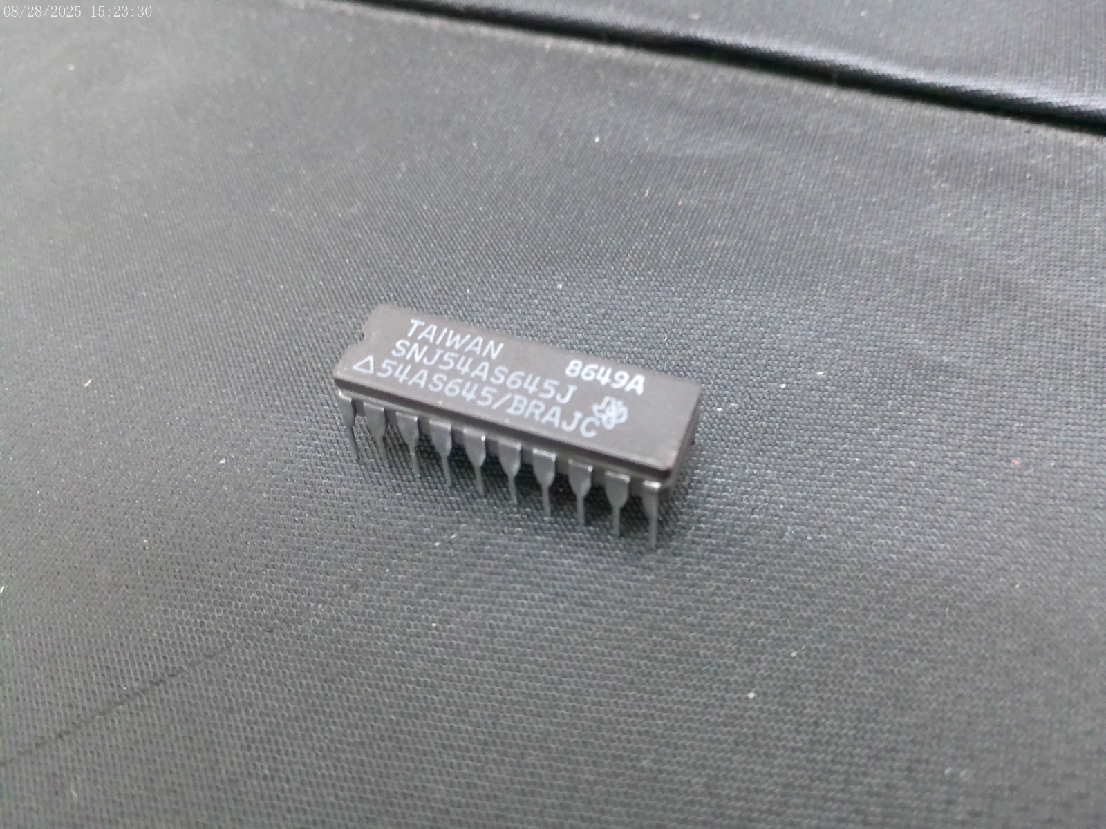 TEXAS INSTRUMENTS TI SNJ54AS645J OCTAL BUS TRANSCEIVER 20 PIN CDIP - FAST SHIP