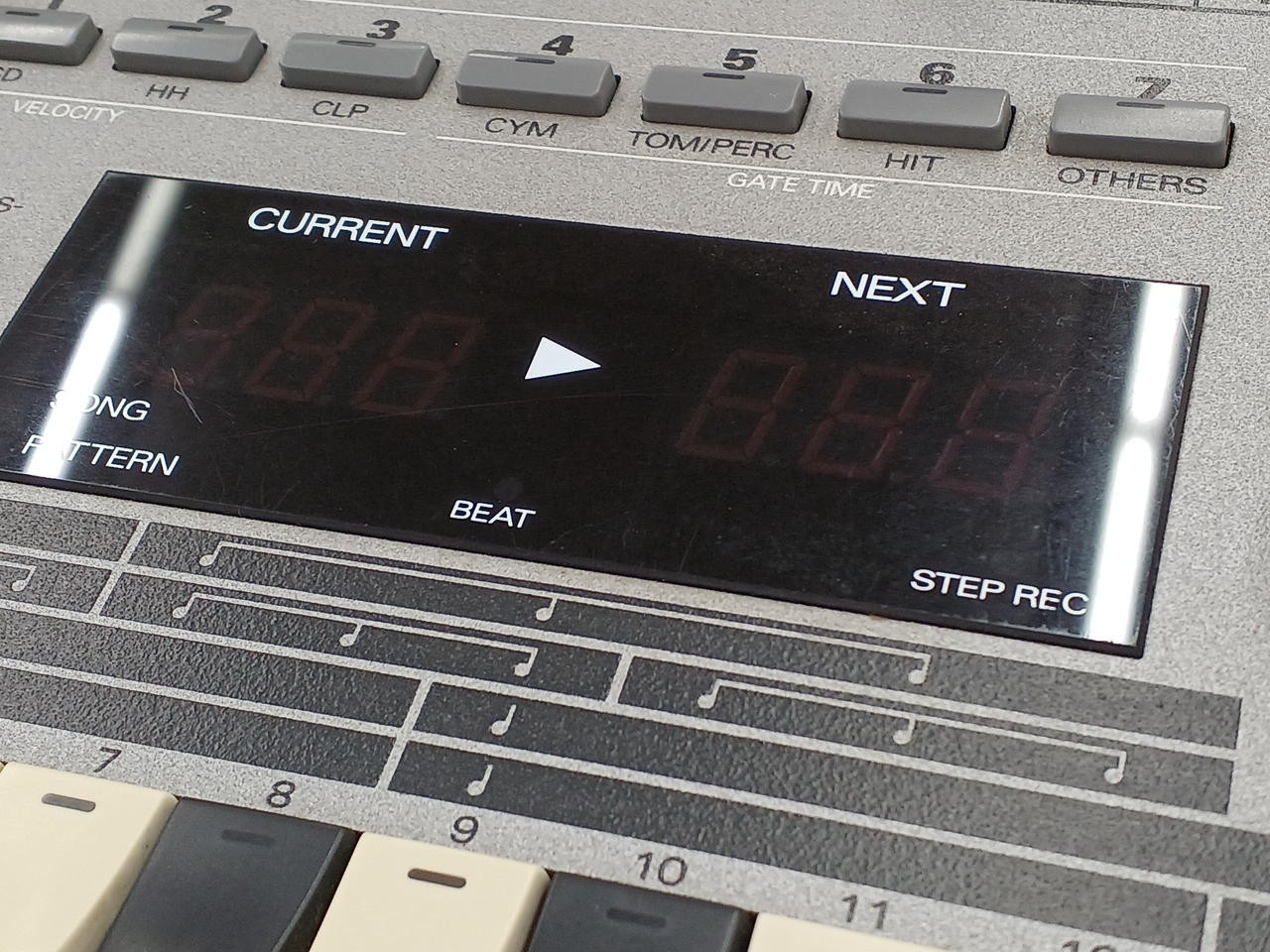 Roland MC-303 Sequencer Groovebox Drum Machine Sound Module