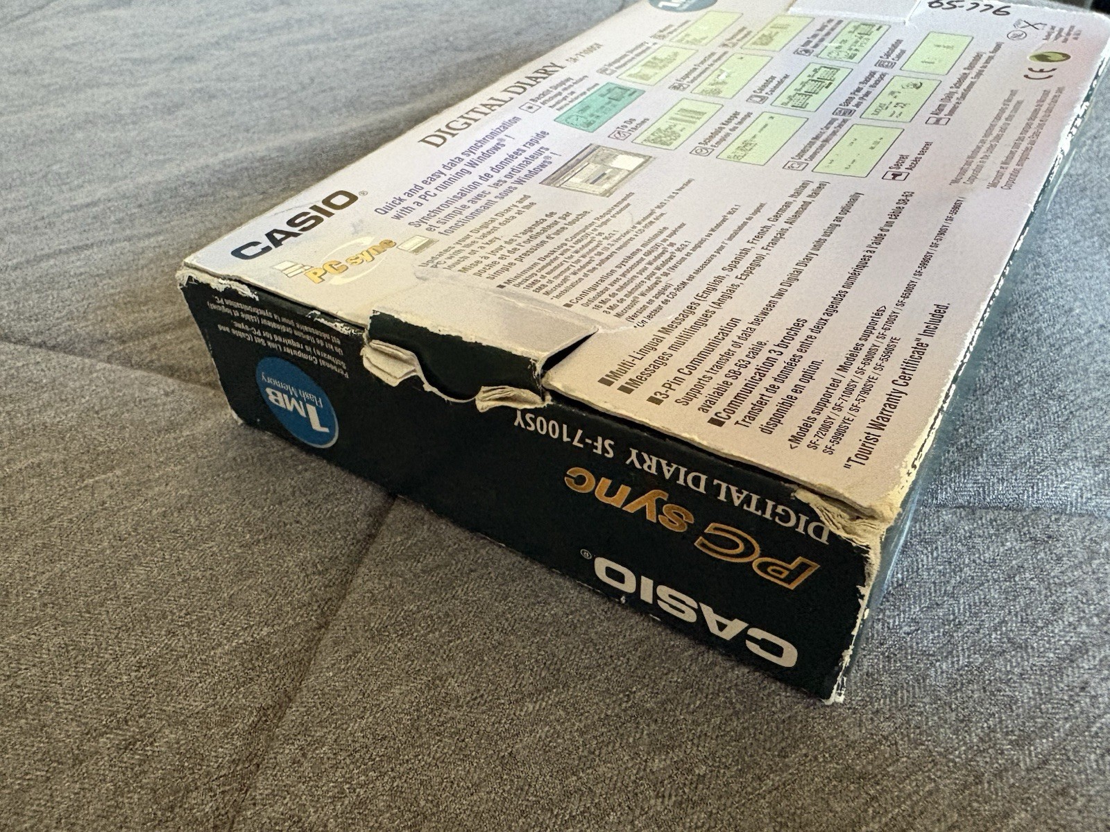 Casio Digital Diary SF-7100SY - 1MB - PC SYNC - W/ Box + Plastic Insert - TESTED