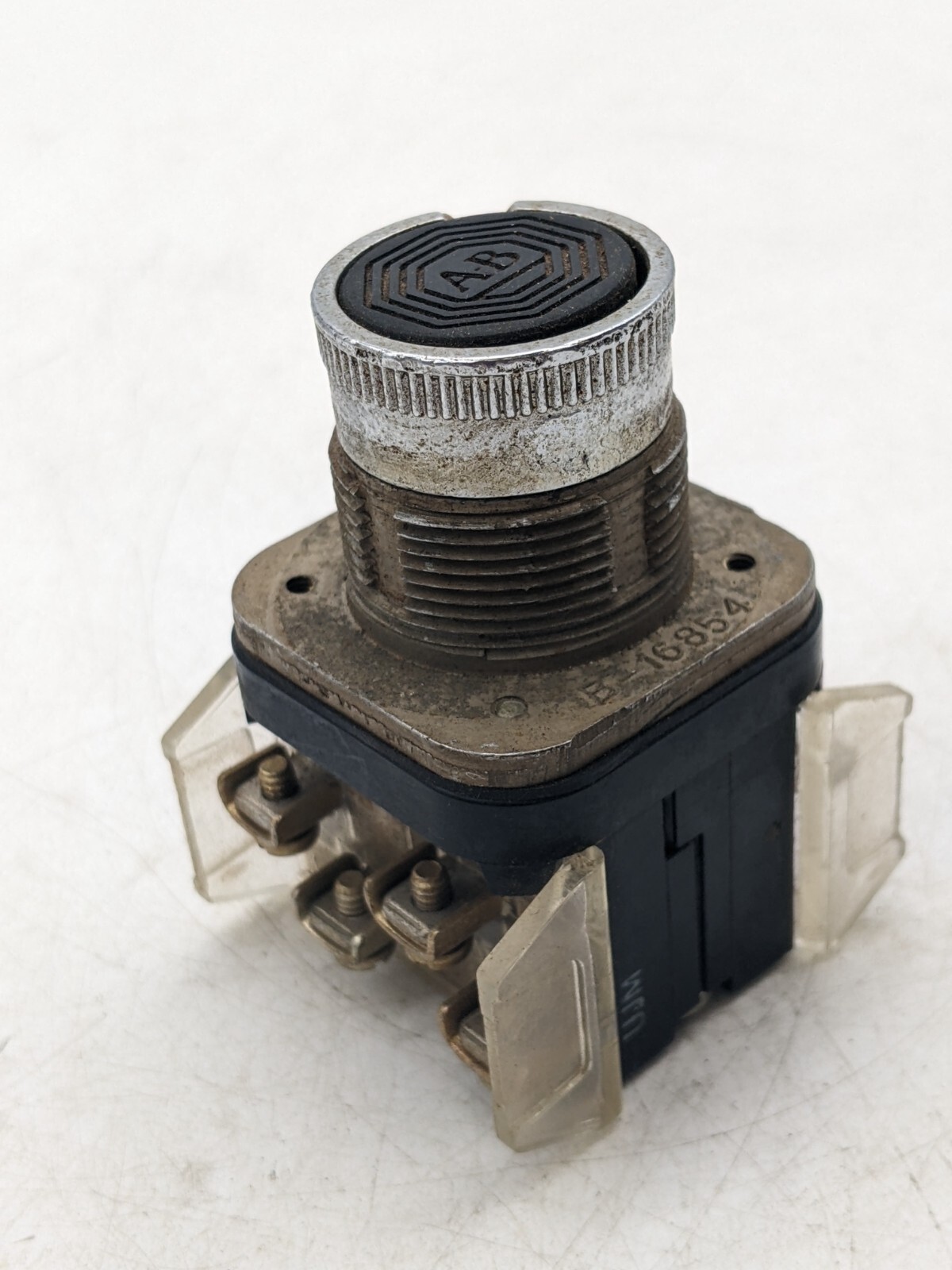 Allen-Bradley 800T-KC Black Pushbutton Switch 600VAC Heavy Duty Series P 30mm