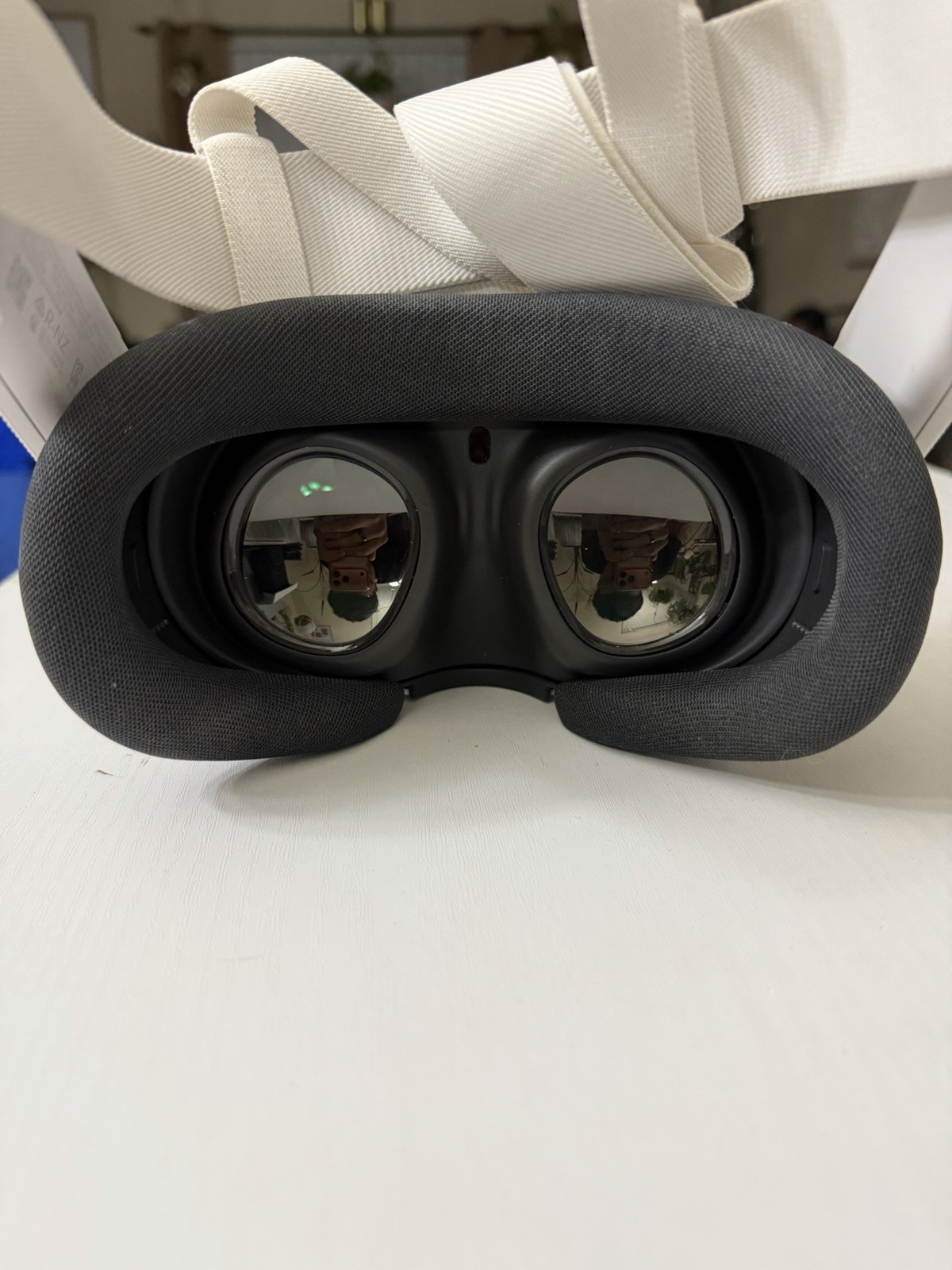 Meta Quest 3 128GB VR Headset Model S3A- NO controllers *BOOT LOOP READ**