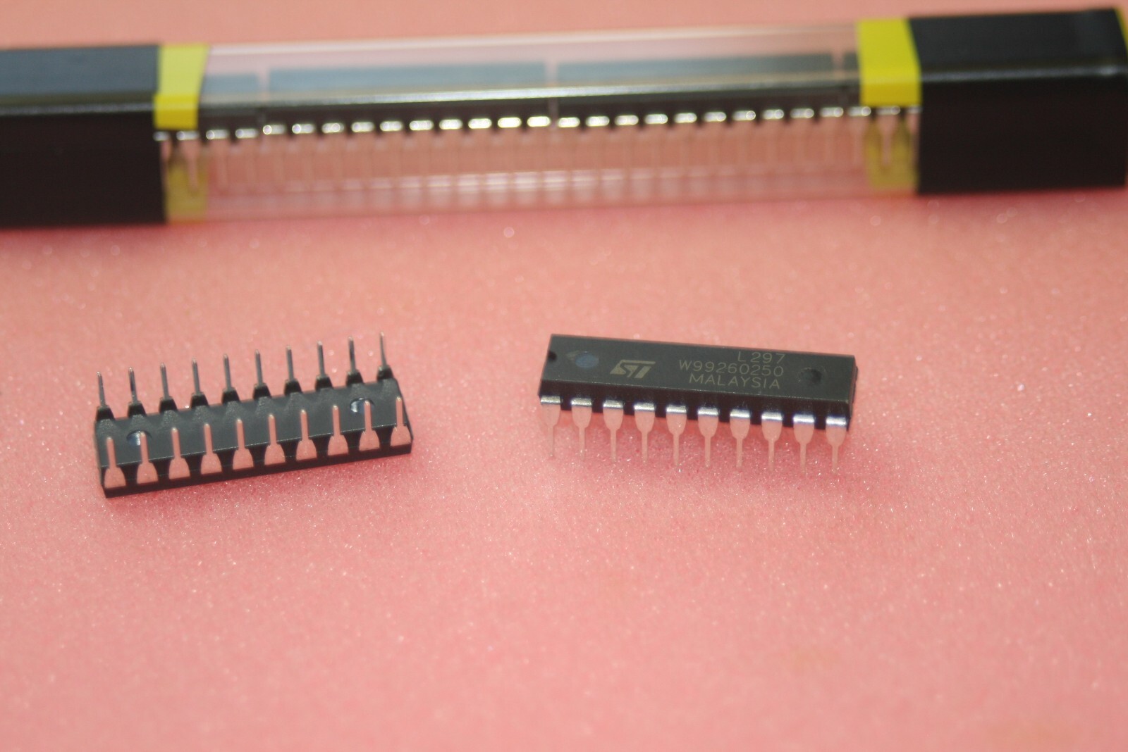 STMicro L297/1 - Sleeve of 4 Individual 20-DIP chips