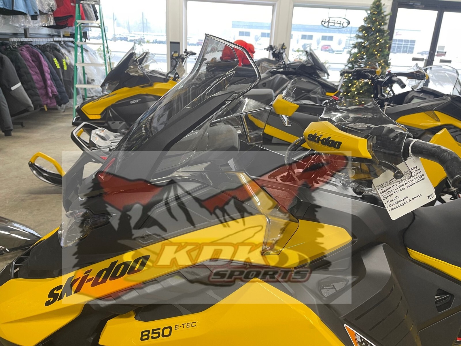 Ski-Doo Medium Windshield for REV Gen5 (Trail) 860202471