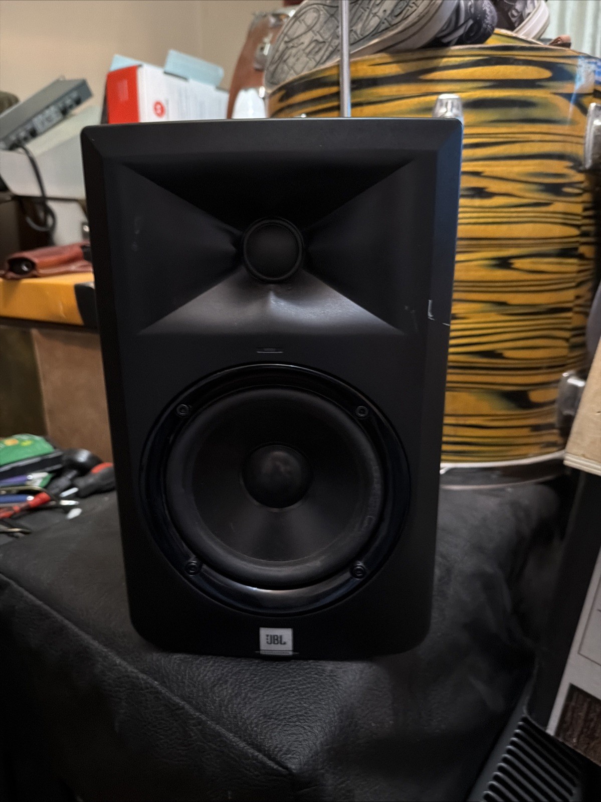 One Jbl Series 3 Linear Spatial Reference Speaker