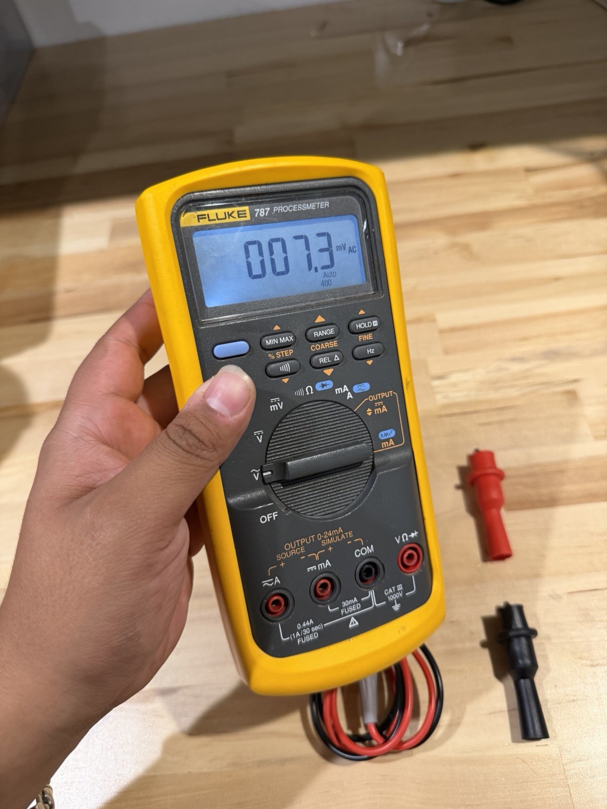 FLUKE 787 PROCESSMETER W/ LEADS & CLIPS - SHIPS FAST (TESTED)