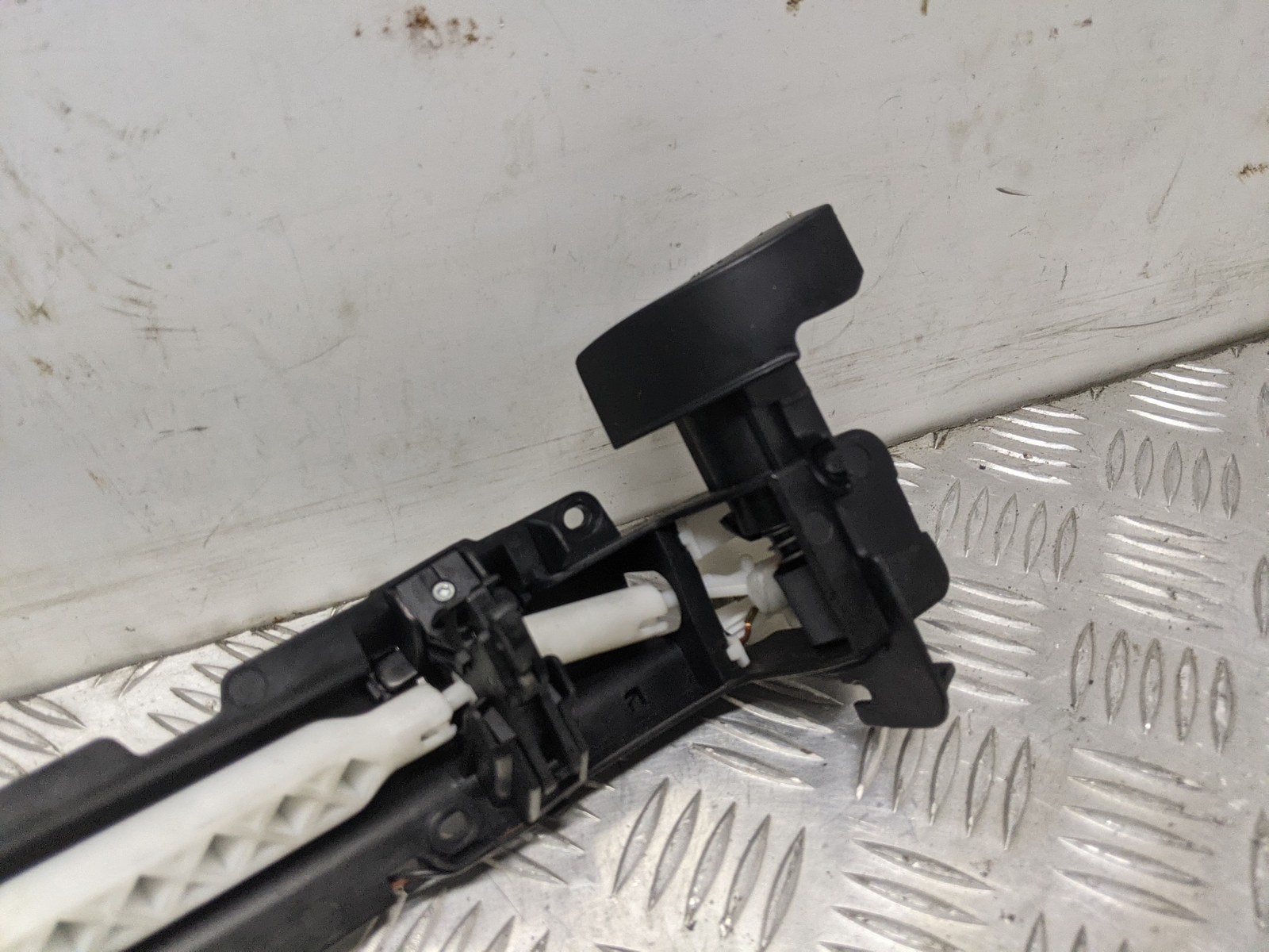 Mercedes E220 Cdi Avantgarde Auto 2007 Glove Box Lock Mech