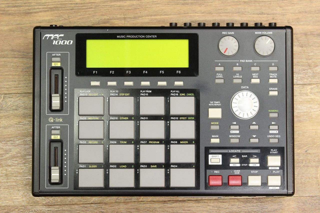 AKAI MPC1000 Black 128MB Sampler Sequencer Drum Machine w/ Manual & CF Tested