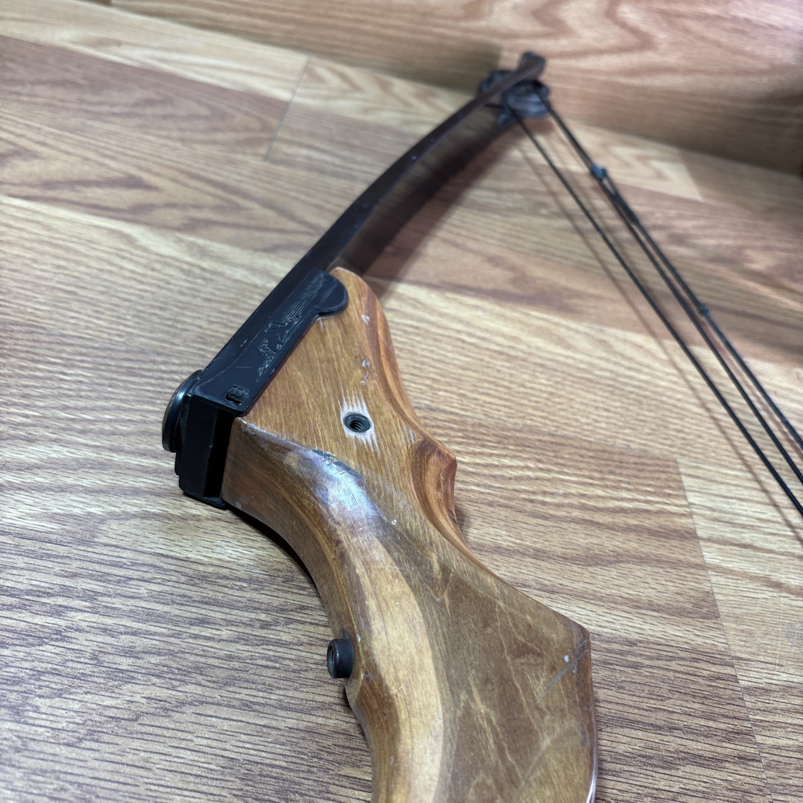Archery Compound Bow Bear Kodiak Magnum Amo Compound String Length 37” RH