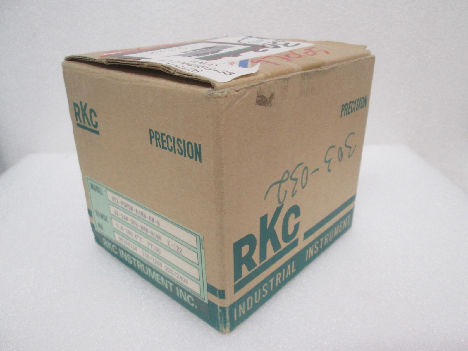 RKC Instruments Inc., REX-F9FDR, Temperature Controller, Range 0-100 C, New