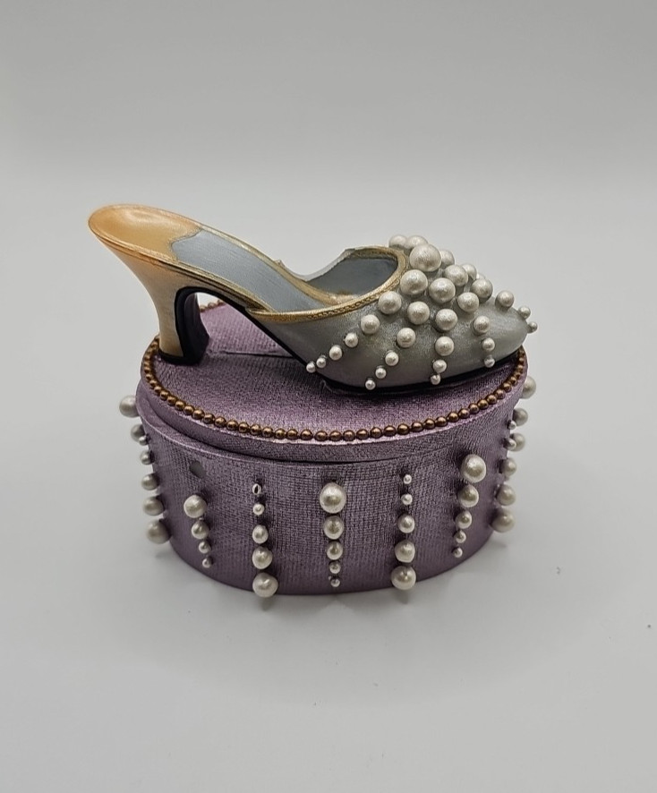 Pearl Shoe Trinket Box Resin