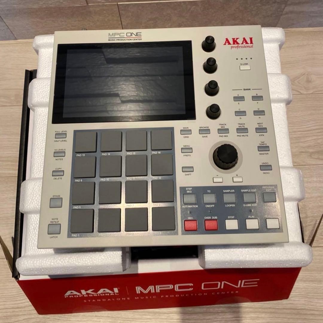 AKAI Professional MPC One Retro Edition Standalone Sampler Sequencer Tested