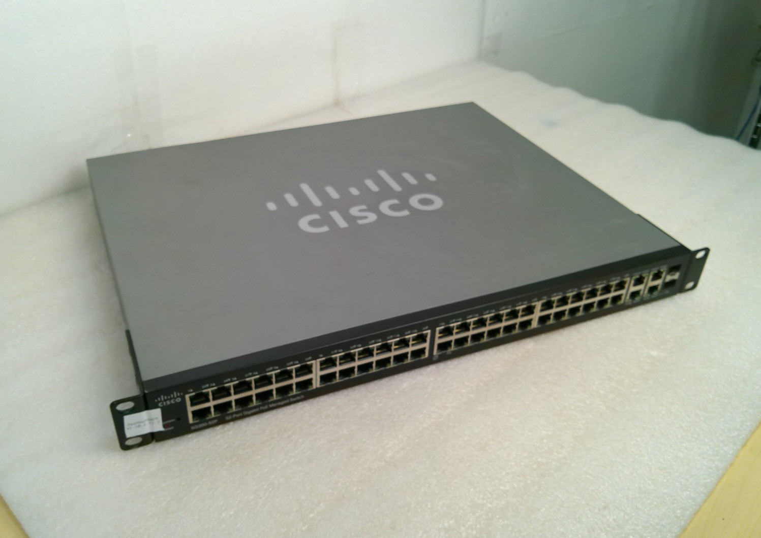 Cisco SG300-52P-K9 V04/V3 52-Port Gigabit Managed Switch