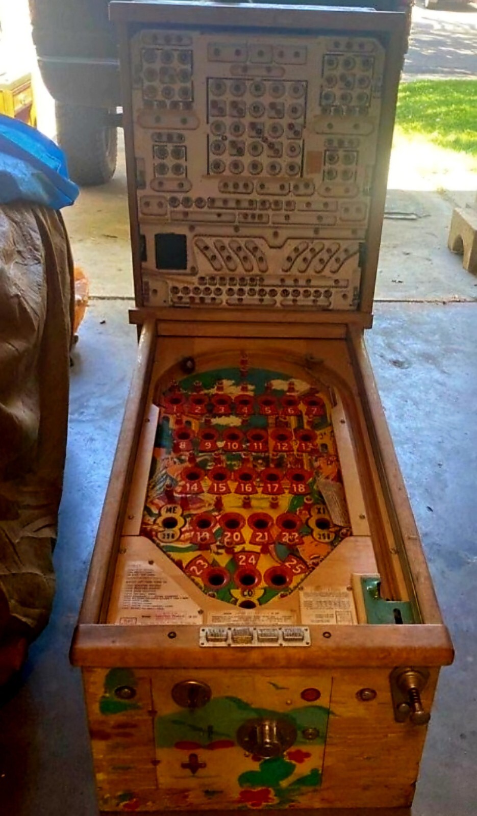 Used Vintage pinball machine. Mexico made by United 1954