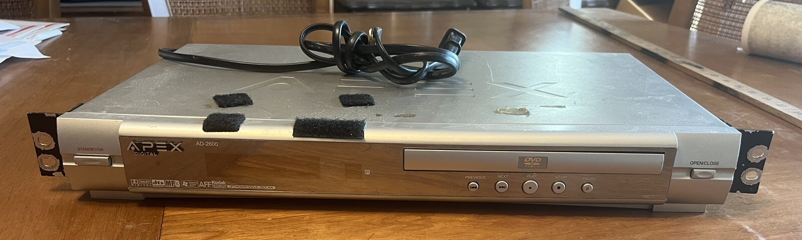Apex AD-2600 DVD PLAYER WITH BRACKET MOUNTS