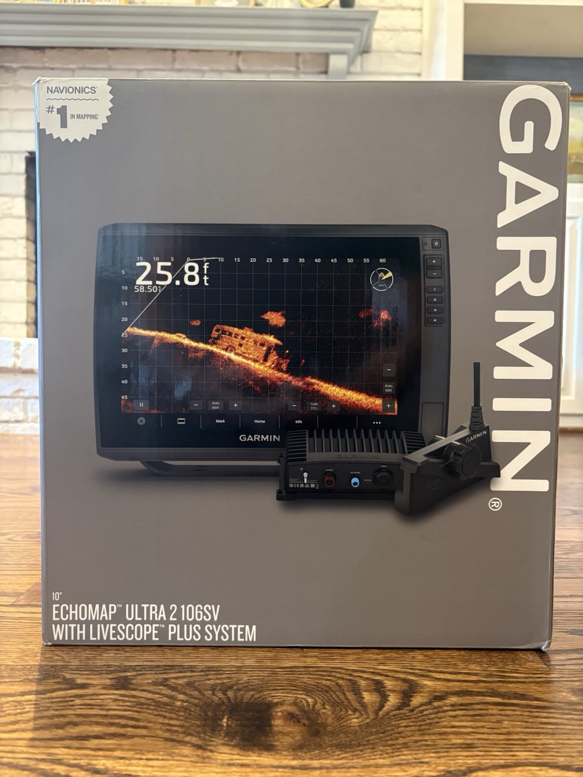 Garmin ECHOMAP Ultra 2 106sv LiveScope Plus LVS34 Bundle