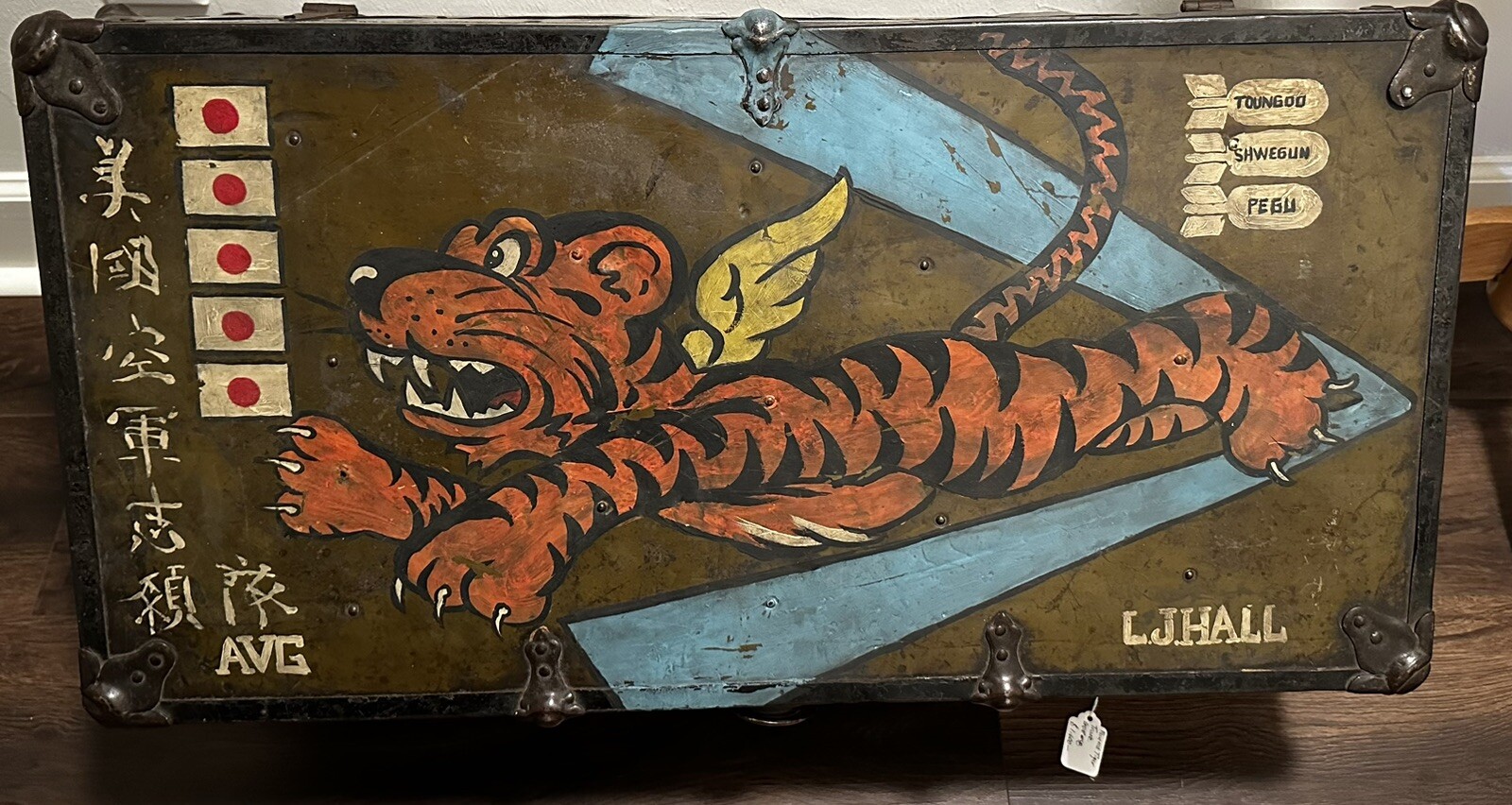 WWII Painted Flying Tigers Style US Air Force Trunk
