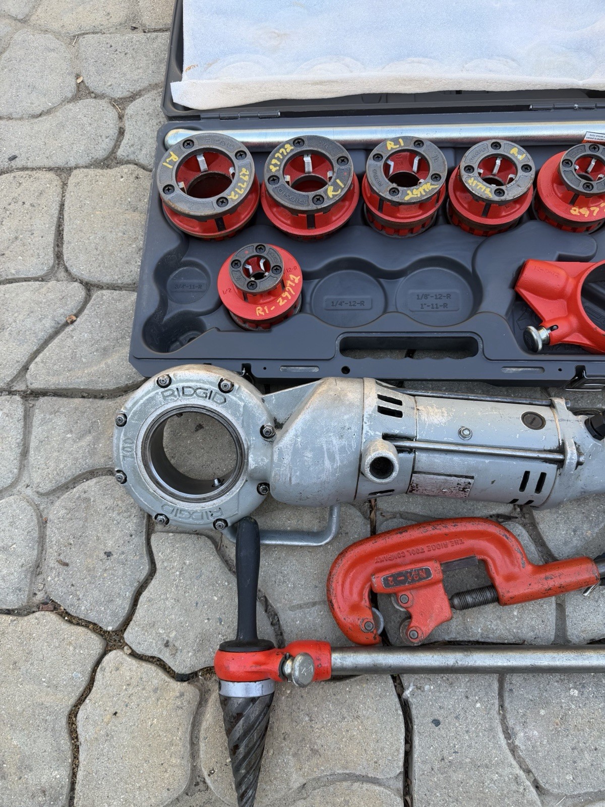 Ridgid 700 Pipe Threader Machine W/ Dies