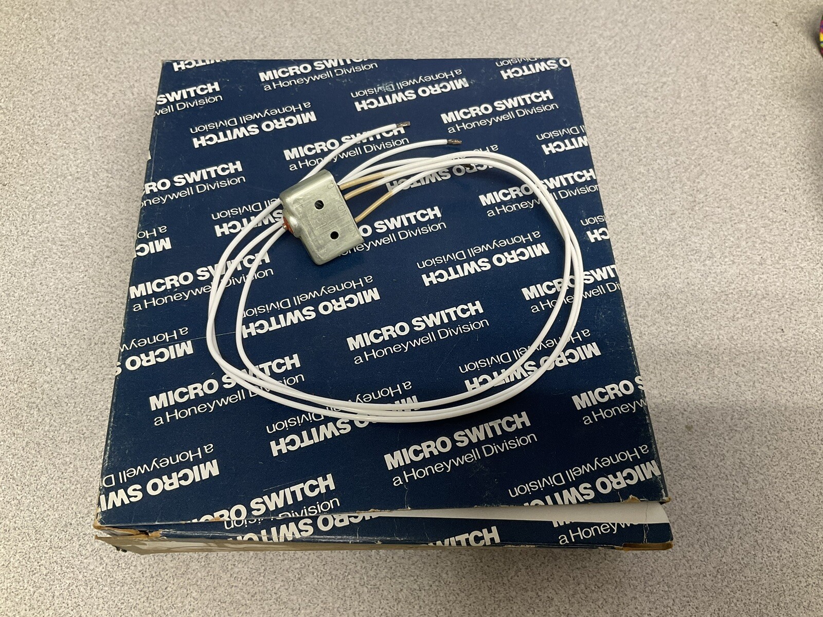 Honeywell 91929 Micro Switch 1SE1 8938 (NO ORIGINAL PACKAGING)