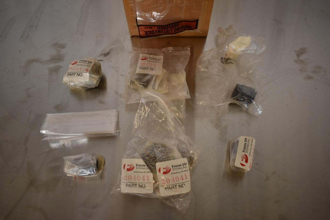 NEW LOT Fusion UV Parts 25811 STRAIN RELIEF 204041 Contacts 322947 F300 Plug Kit
