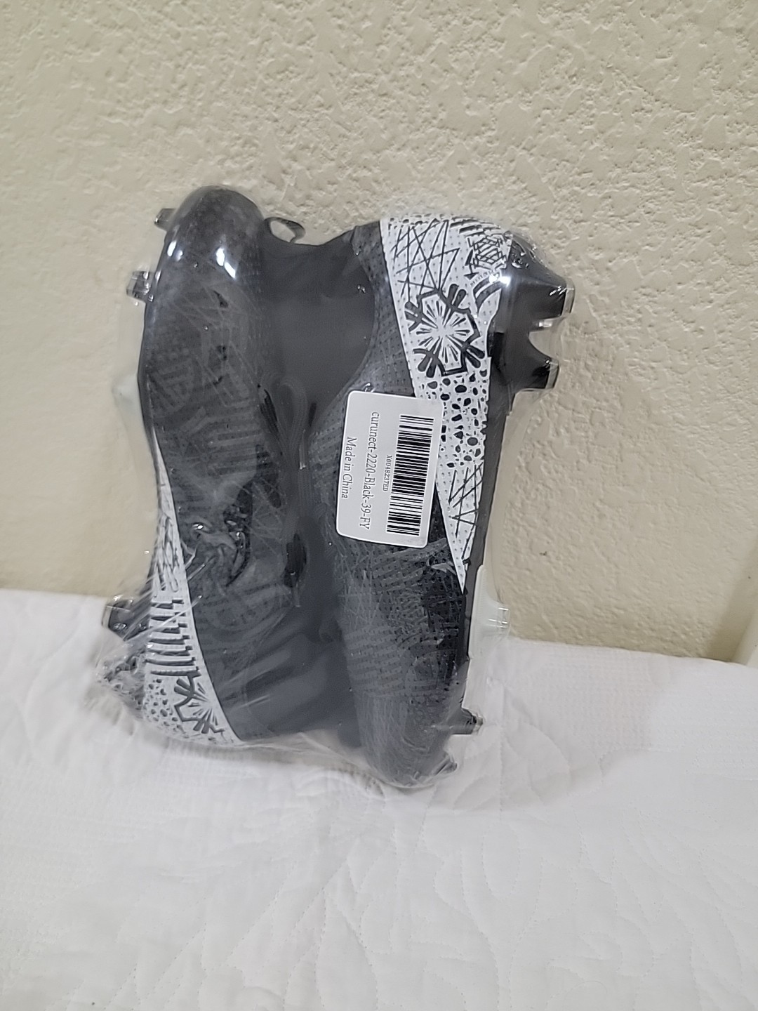 Men’s Soccer Cleats Size 6/6.5 US, Size 39 EU