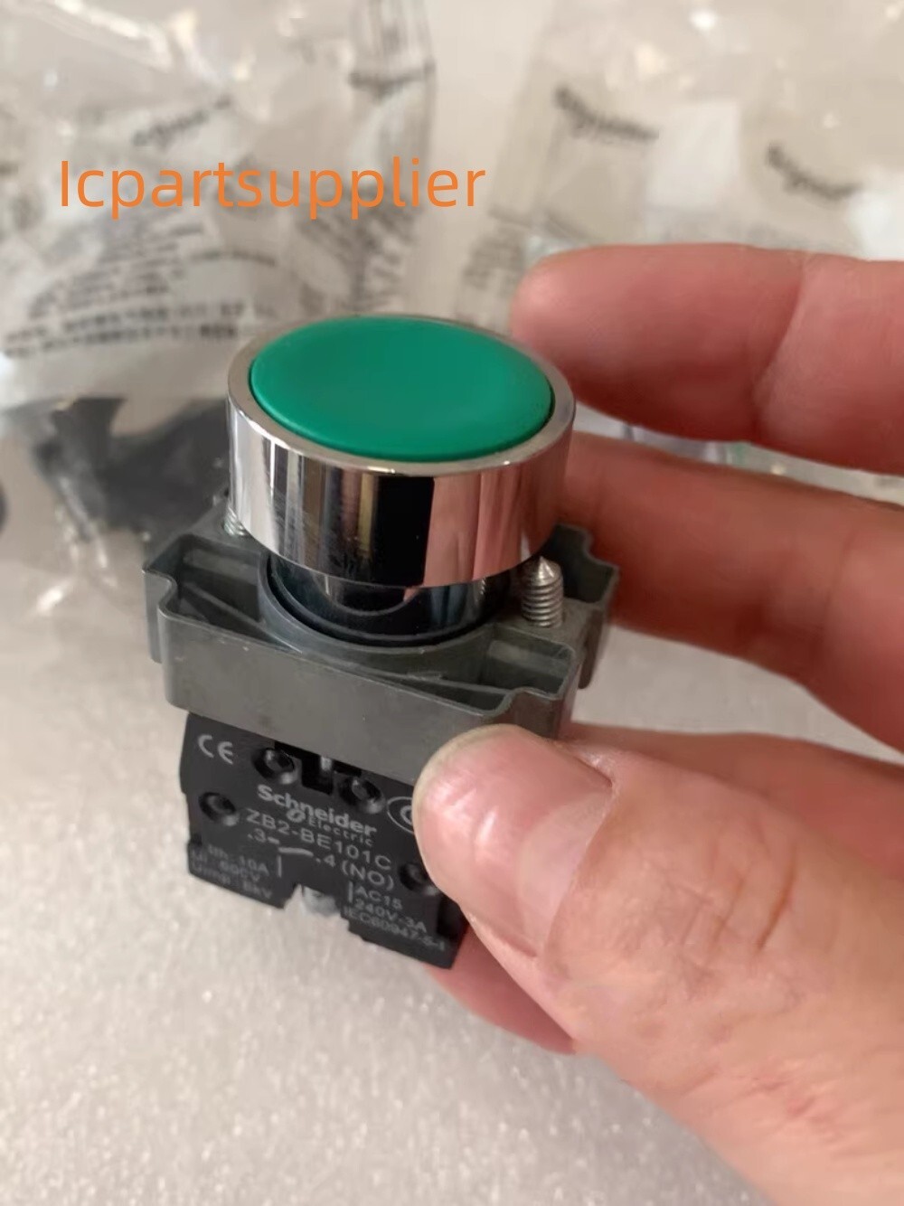 1PCS XB5AW33B5C Button Switch Brand-new