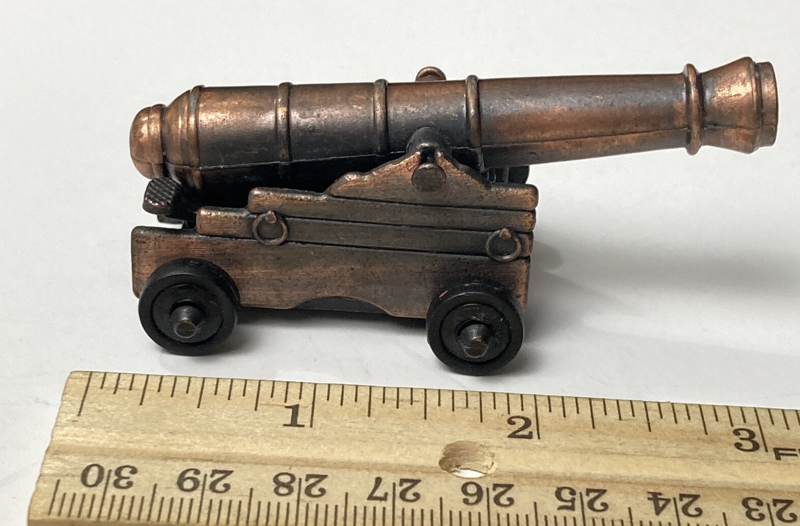 Old Time Naval Deck Cannon Die Cast Metal Collectible Pencil Sharpener