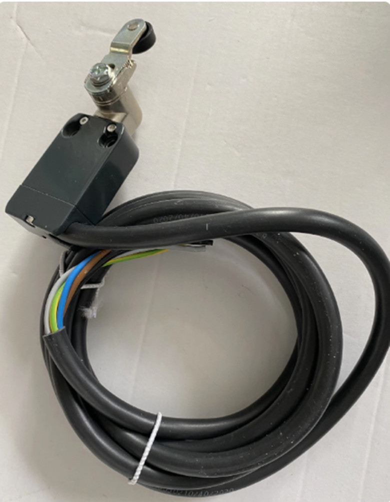 1pcs NEW Pizzato limit switch NA B112KC-DN2