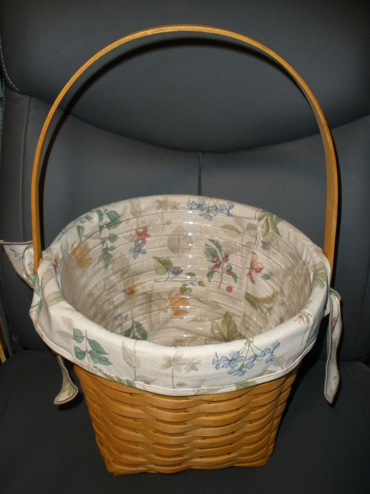 1999 Longaberger Round Basket Combo w/ Swing Handle   8.5" x 9.5" (YS12)