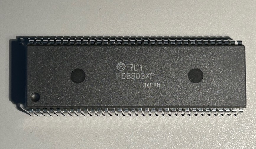 HD6303XP (Lot of 4 pieces), Hitachi 8-BIT Microcontroller, 1Mhz, PDIP (64 pin)