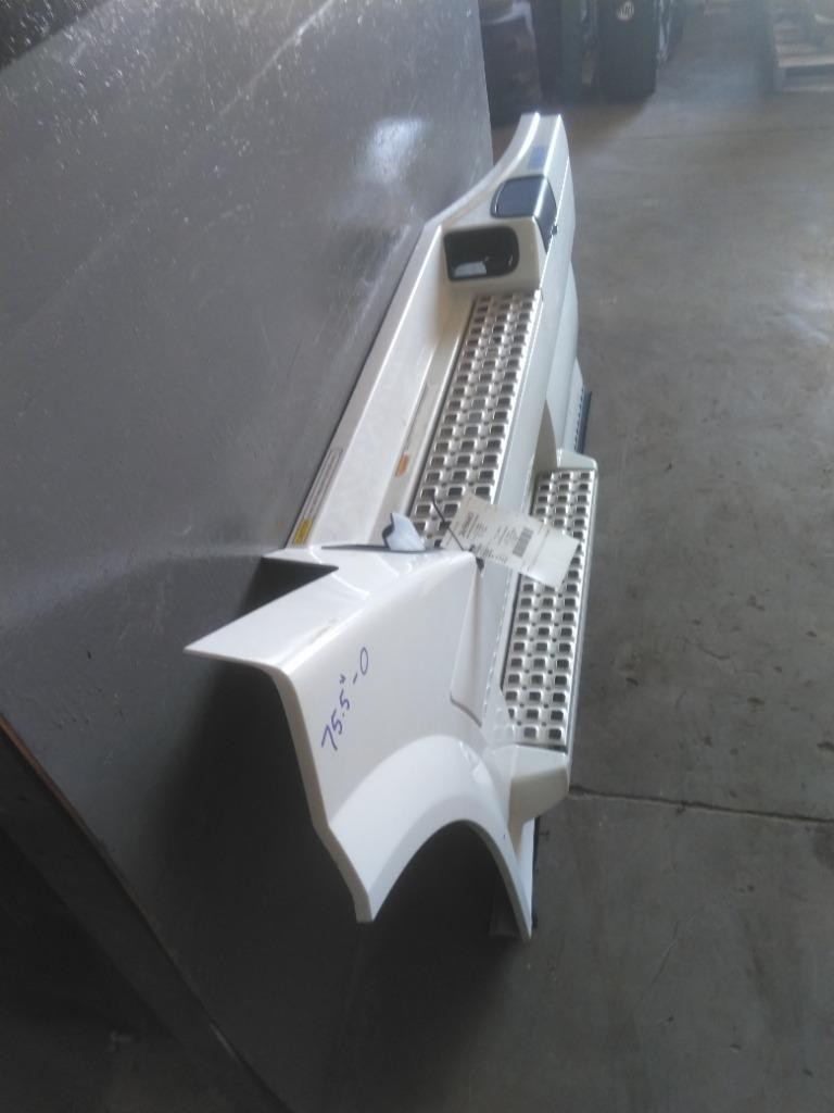 For 2018 VOLVO VNL SIDE FAIRING Left , IL