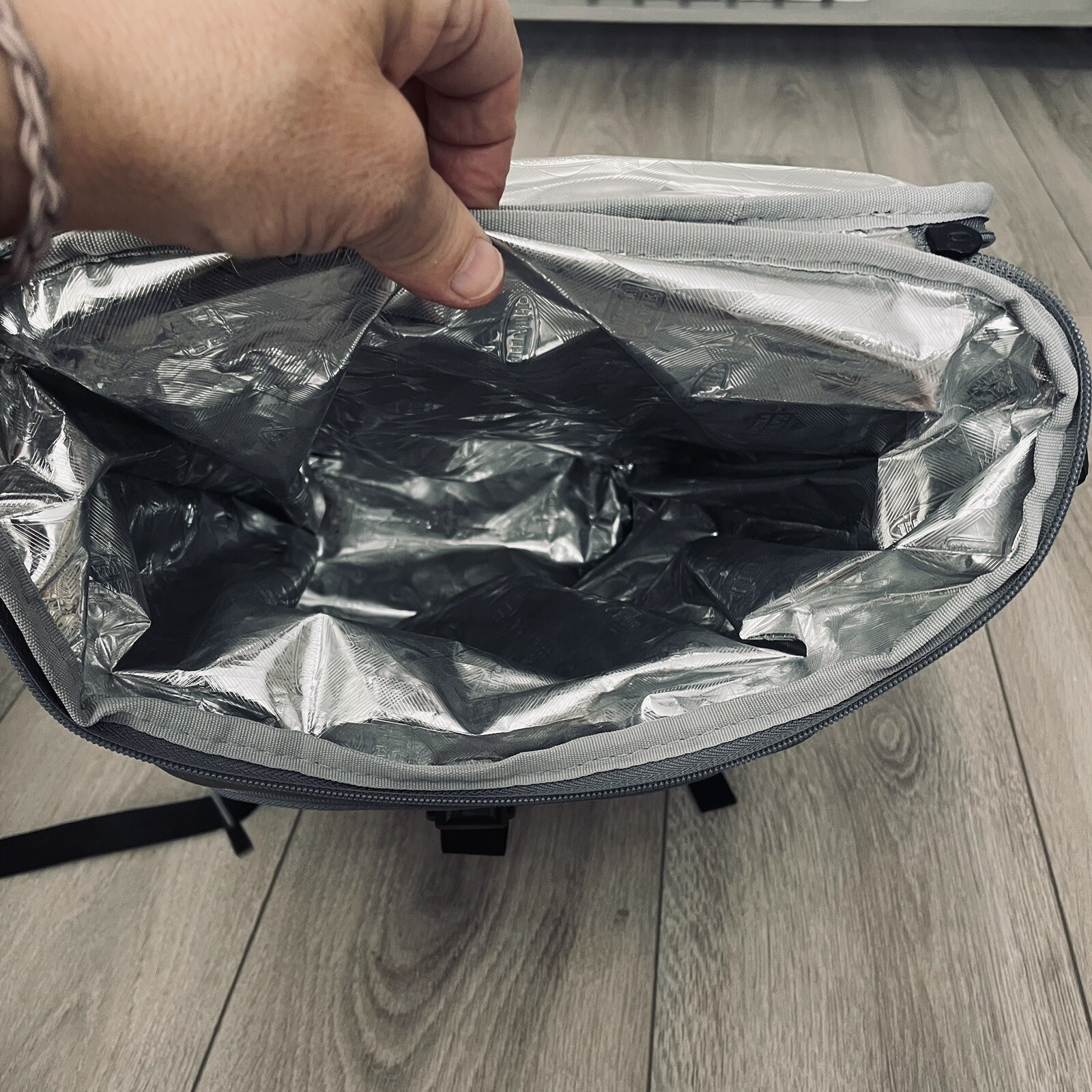 Tommy Bahama 24 Can Backpack Cooler Deep Freeze Insulation