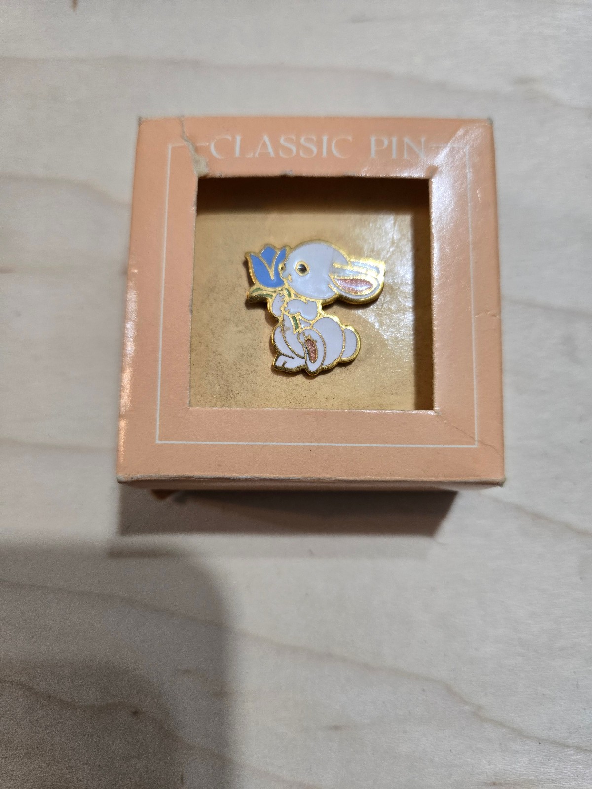 Hallmark Classic Pin Easter Enamel Bunny Rabbit 1983 Box Lapel