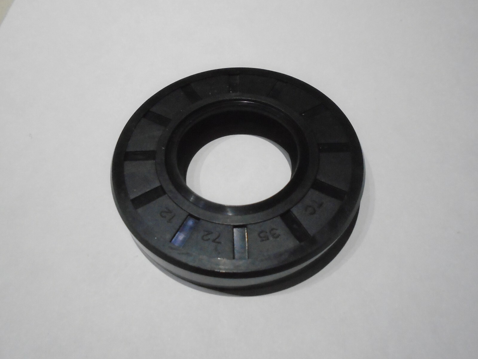 NEW TC 35X72X12 DOUBLE LIPS METRIC OIL / DUST SEAL 35mm X 72mm X 12mm