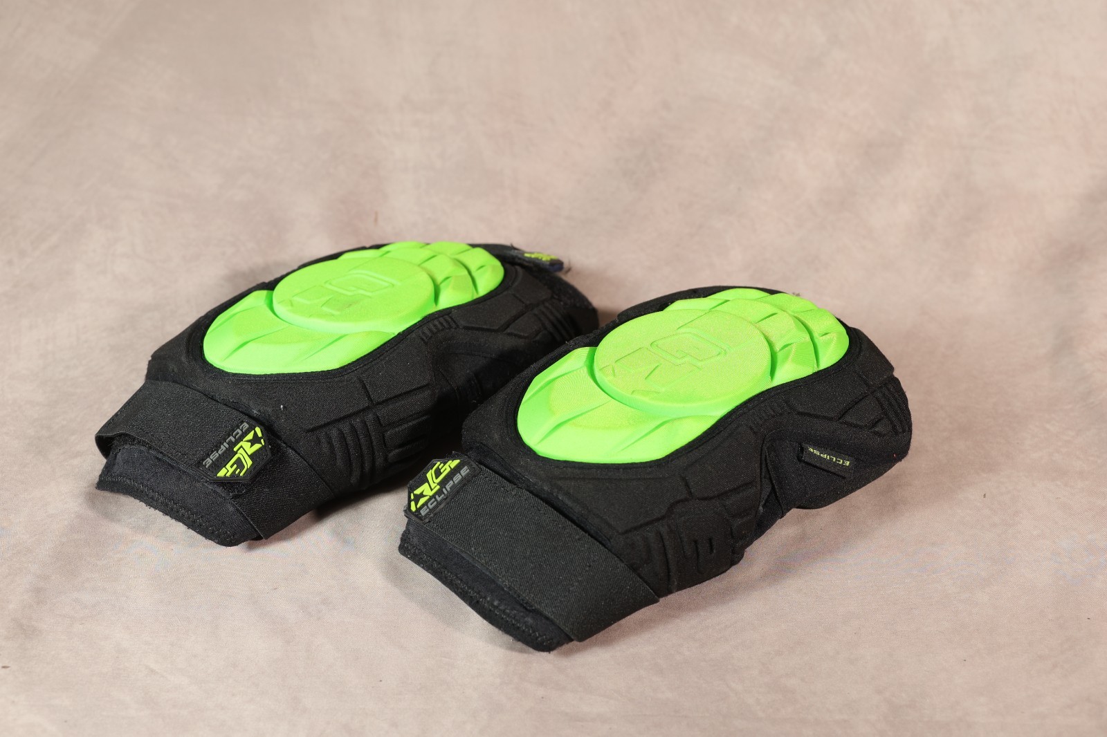 Planet Eclipse Knee Pads Size Small Black Green Paintball Protective Gear