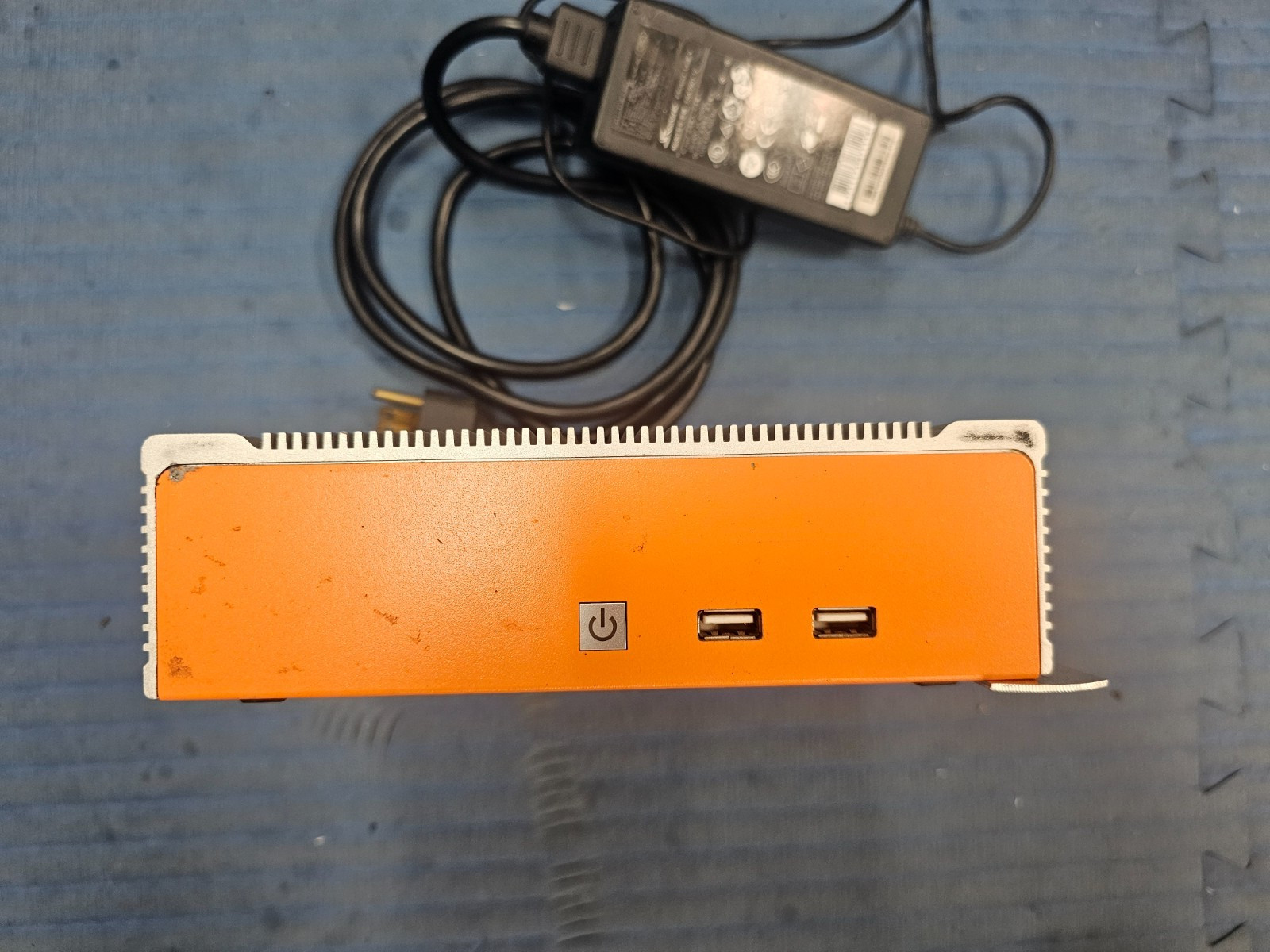 Logic Supply AMW-ML400 Computer i3-4000m 8GB Ram 64GB SSD With power supply