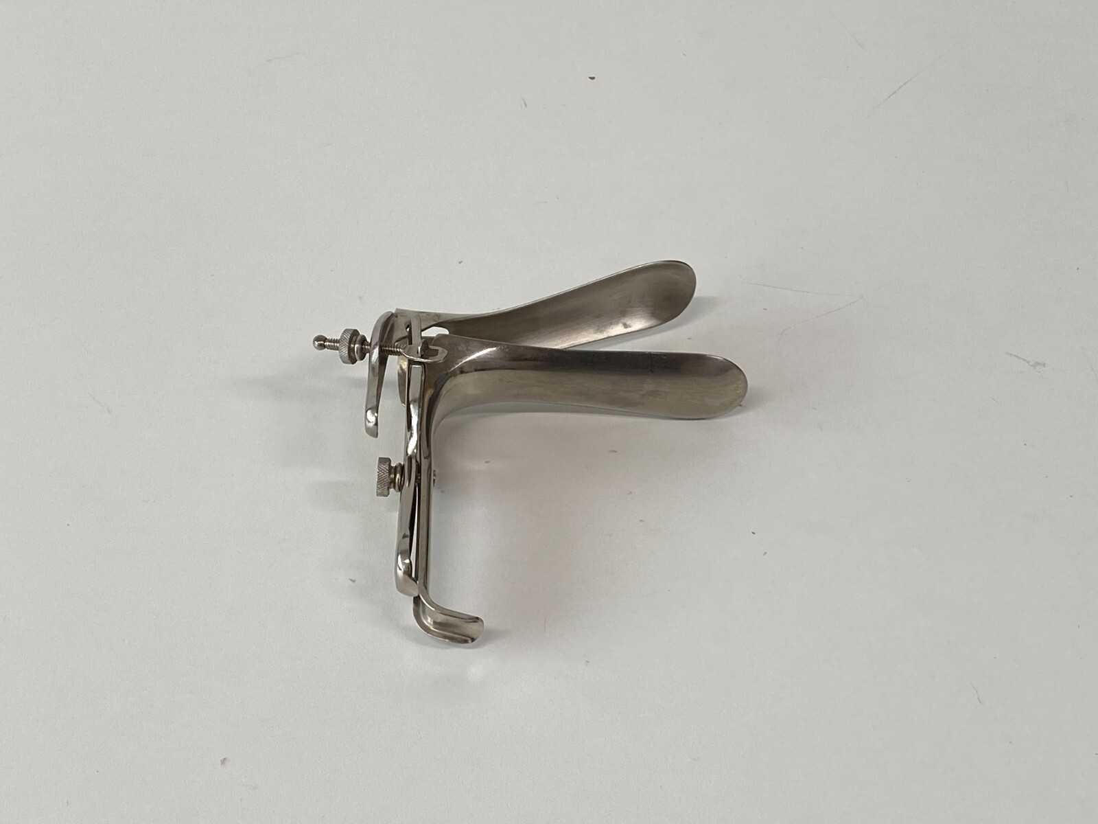 L25: Lot of 2 Vantage V930-20 Speculum