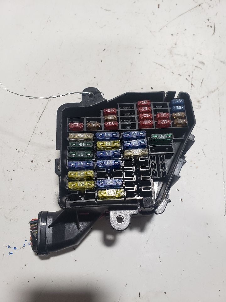 Used Fuse Box Engine fits: 2003 Volkswagen Passat engine compartment Grade A